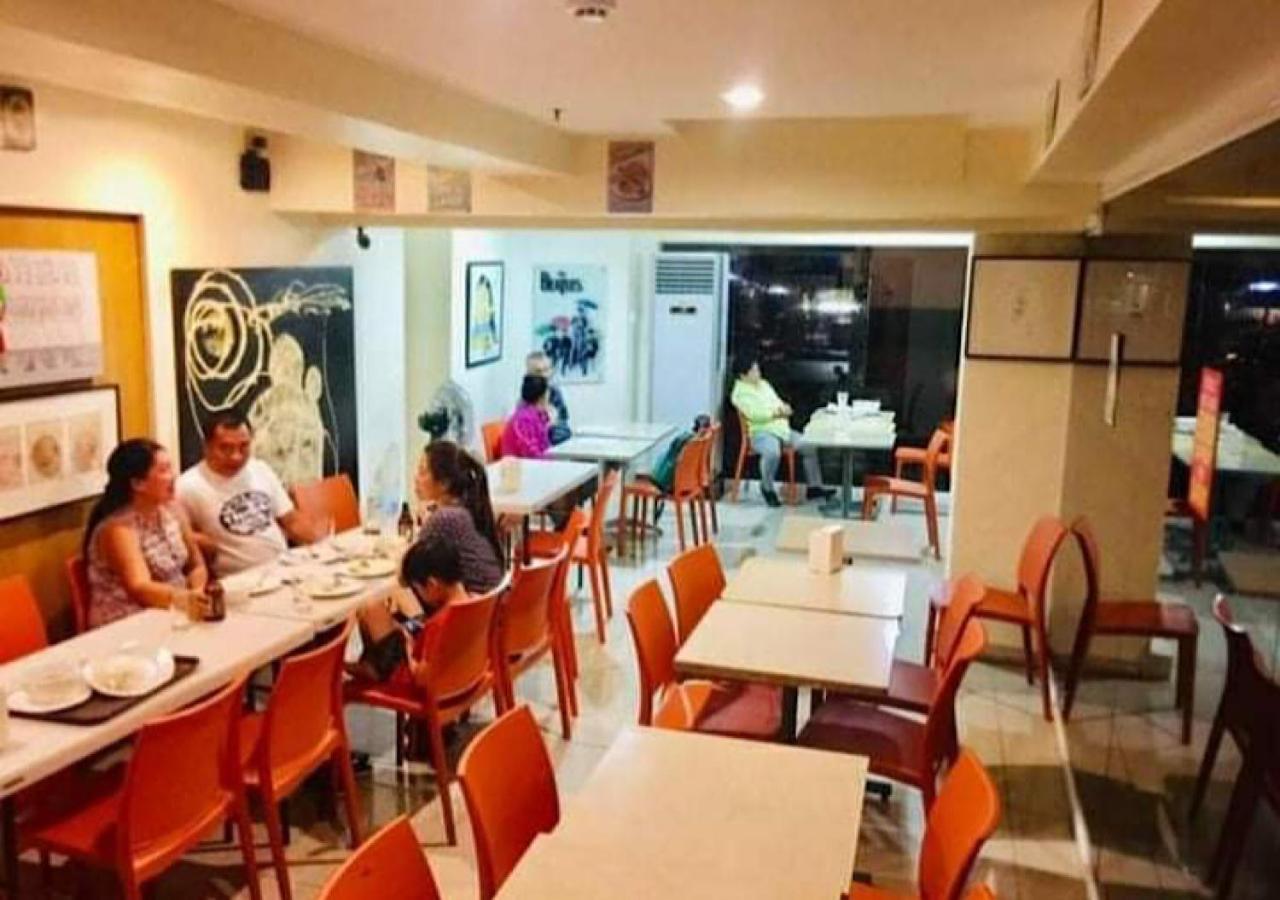 Stone House Hotel Pasay Exterior foto